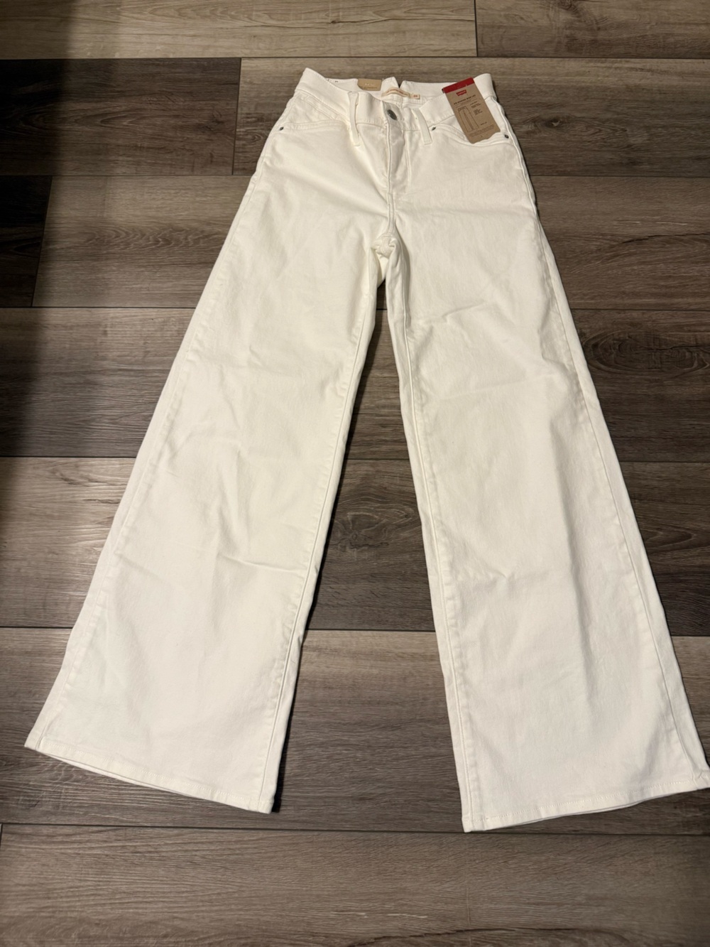 Levi's White High-Rise Jeans with Leather Patch